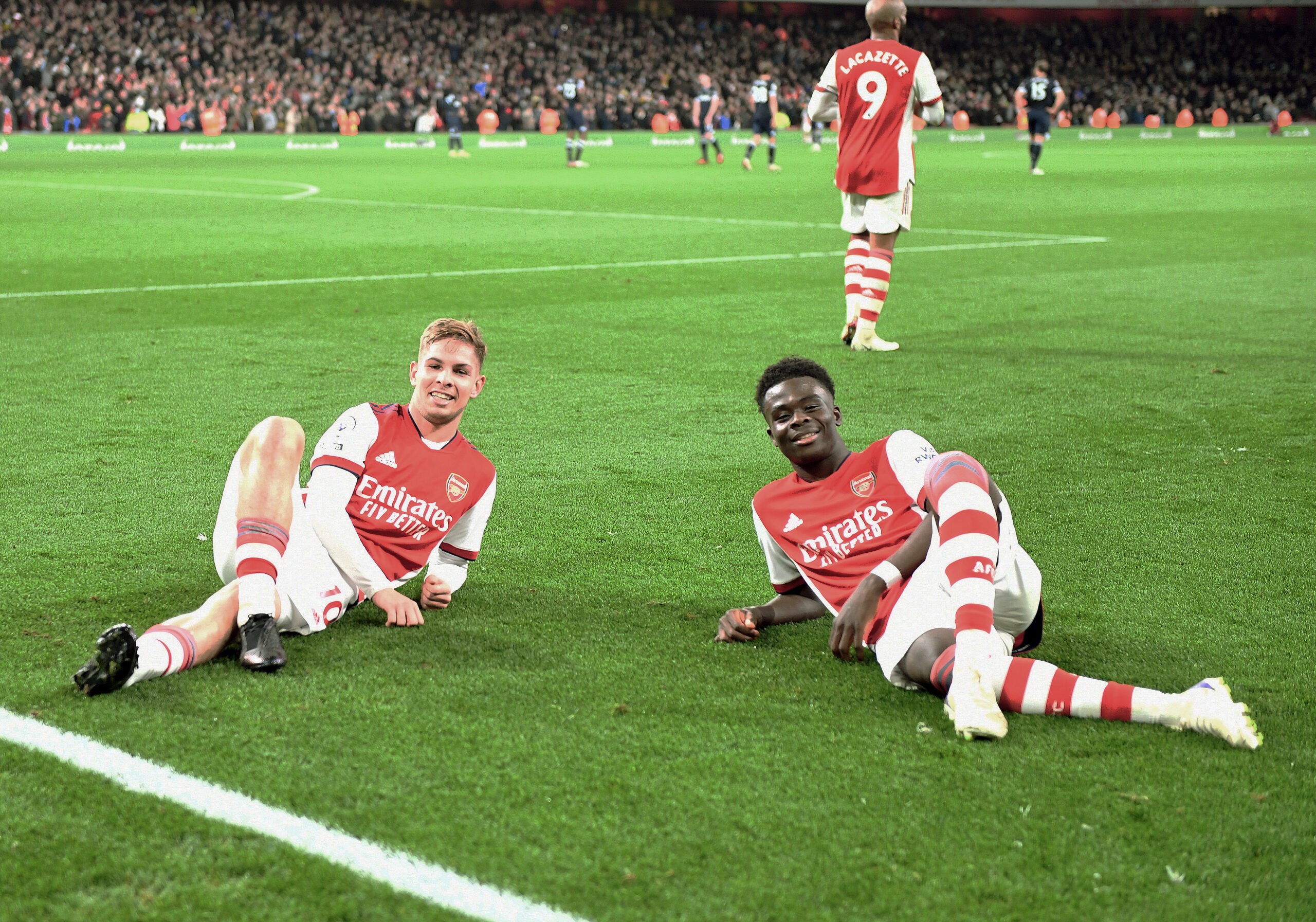 Saka gửi những lời tâm tình đến với người đồng đội thân thiết Smith Rowe