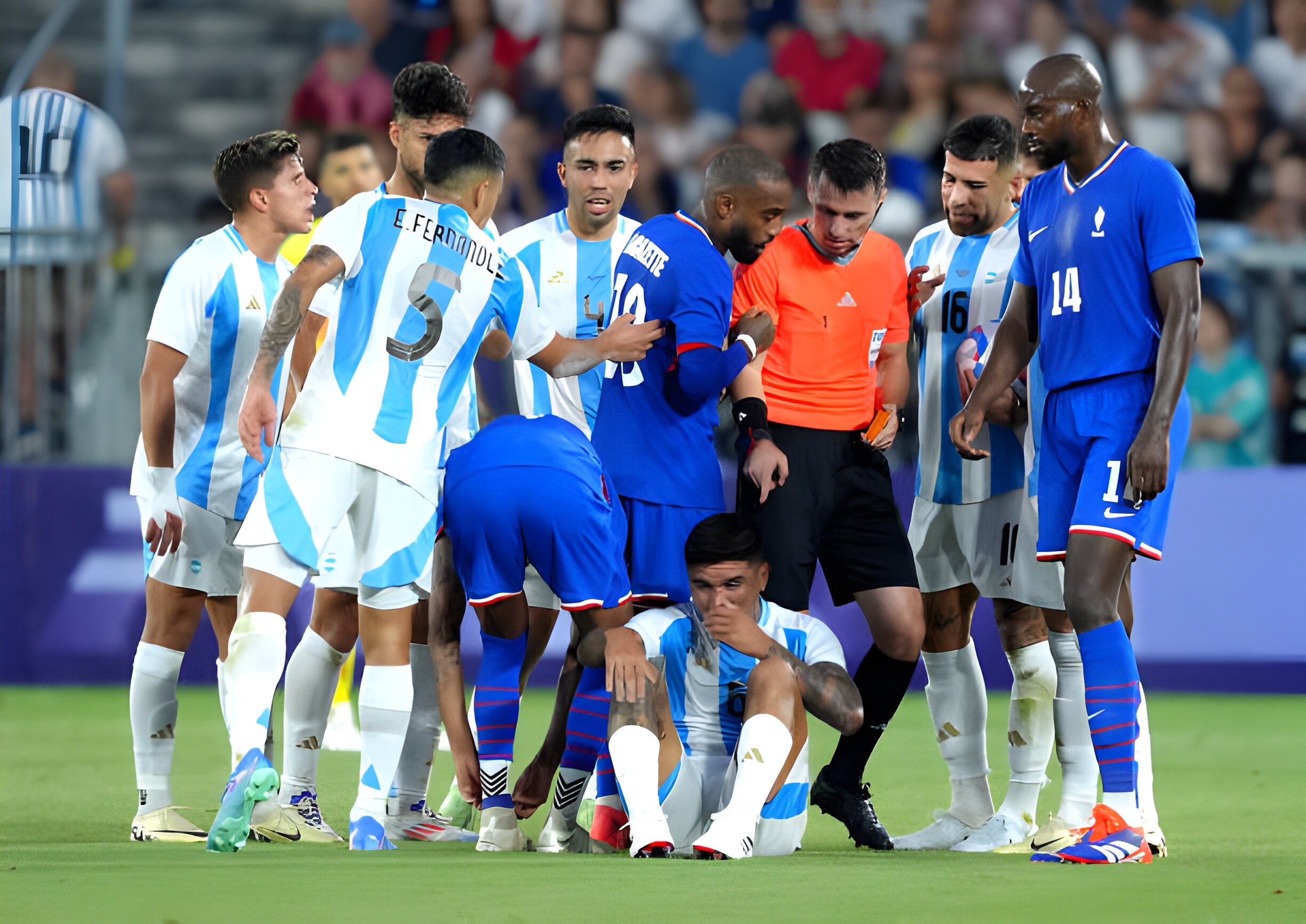 Trả đũa vụ Enzo Fernadez, CĐV Pháp có hành động xấu với U23 Argentina