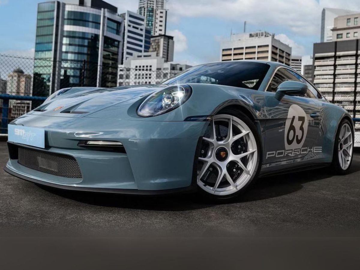 Sếp Porsche hé lộ lý do xe có nhiều phiên bản, cho rằng tiềm năng là ‘không giới hạn’