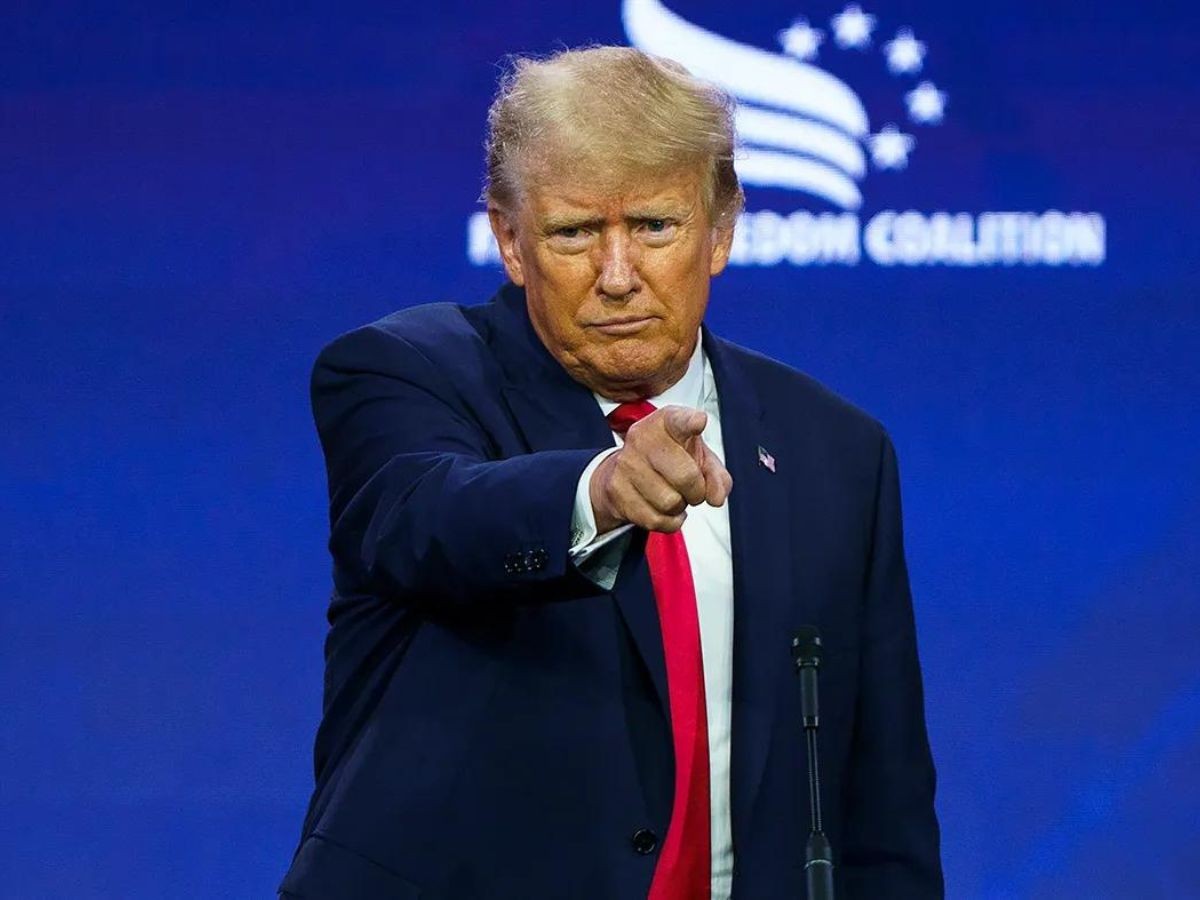 Ông Donald Trump: Tôi không có lựa chọn nào khác ngoài ủng hộ xe điện