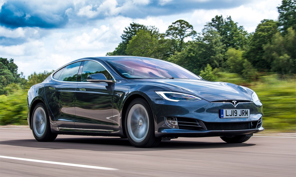 Người tiêu dùng đang dần từ bỏ xe điện Tesla