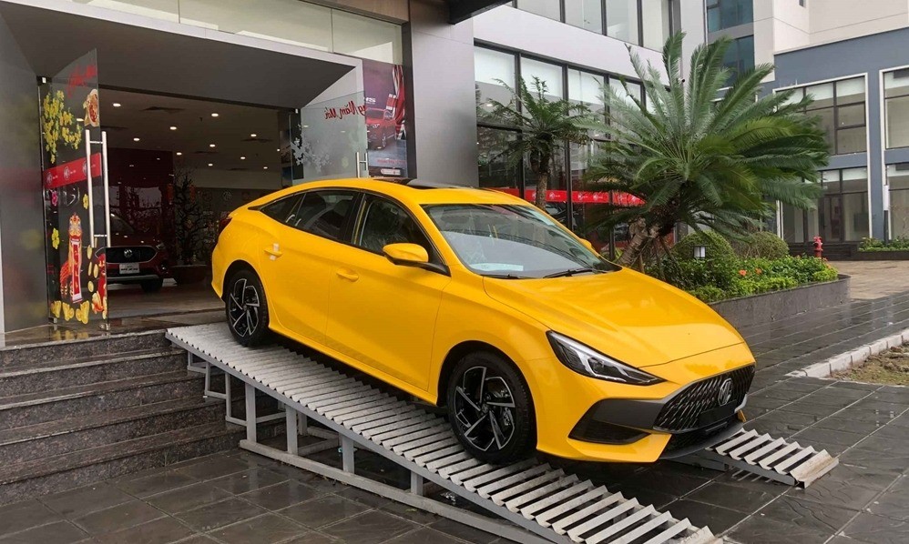 Nhà phân phối Mercedes-Benz lãi đột biến nhờ bán ô tô Trung Quốc