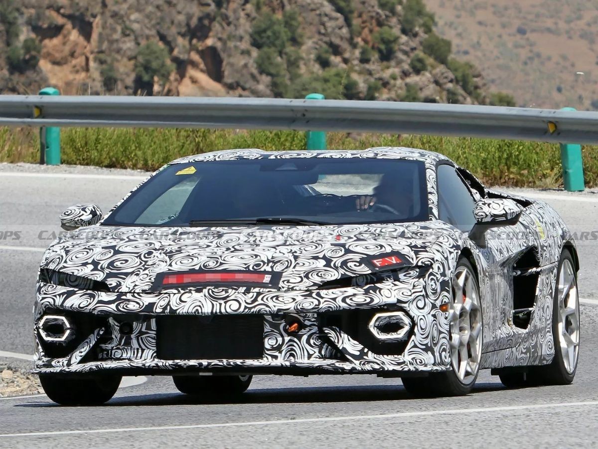 Siêu xe kế nhiệm Lamborghini Huracan ‘gầm vang’ trong lần đầu chính thức lộ diện