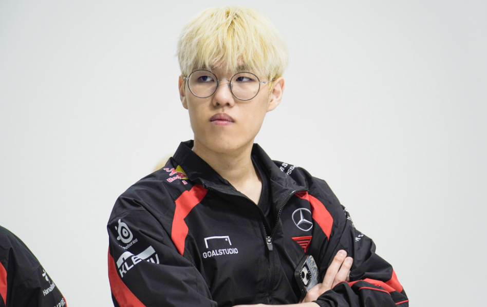 Faker dính bệnh, T1 thua tan nát trước NS