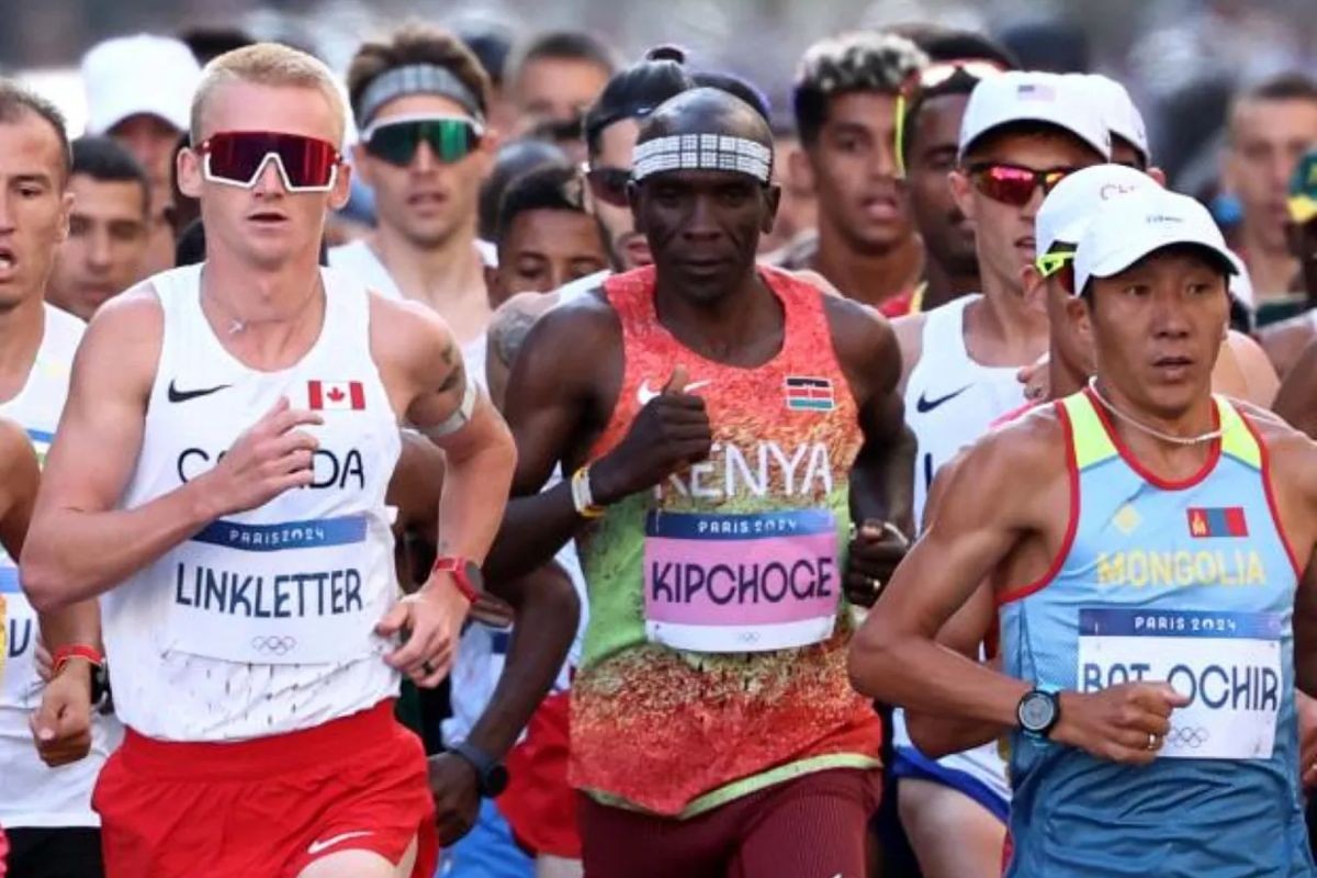 Huyền thoại marathon dừng ở km 31, đợi người chạy cuối đi qua rồi bỏ cuộc