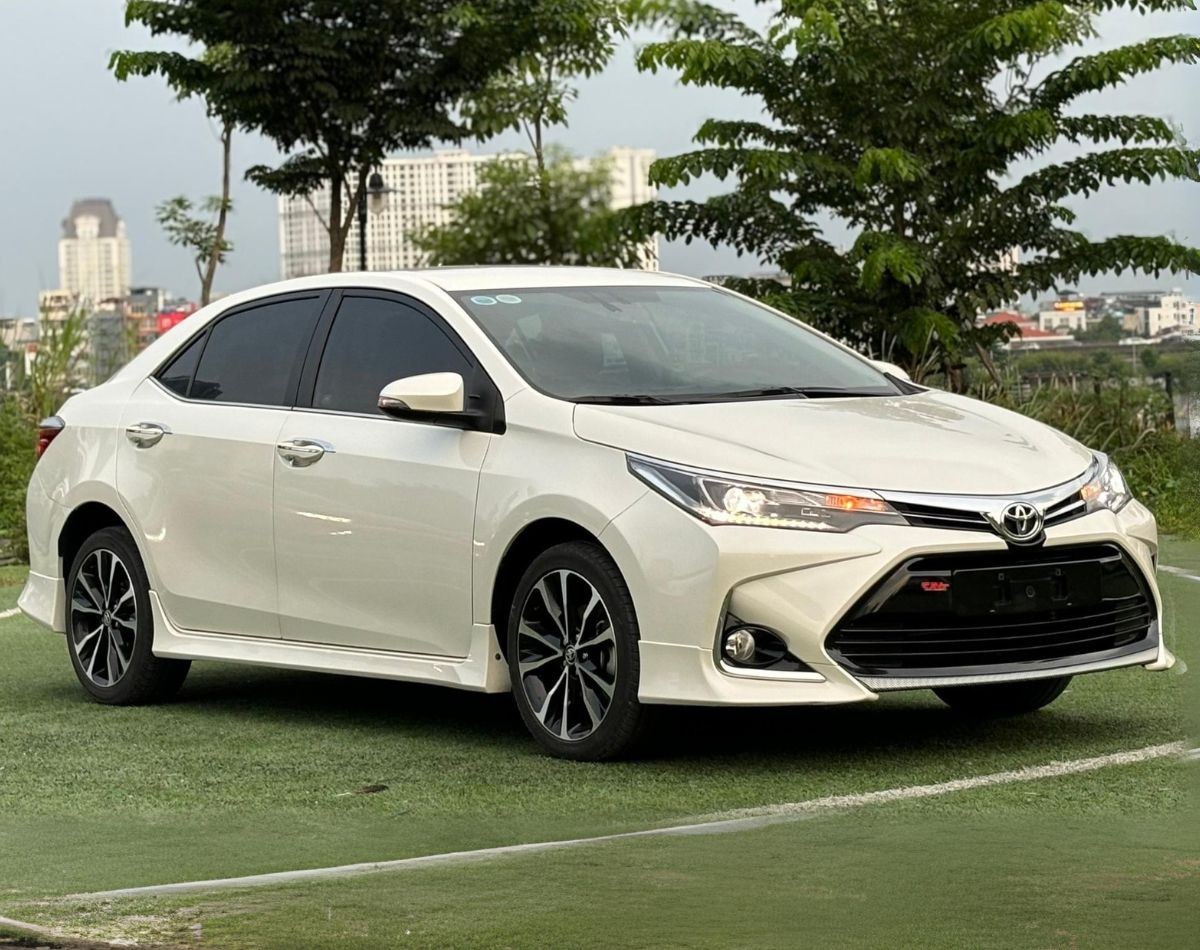 Ngỡ ngàng giá bán của Toyota Corolla Altis 2021 sau 3 năm sử dụng