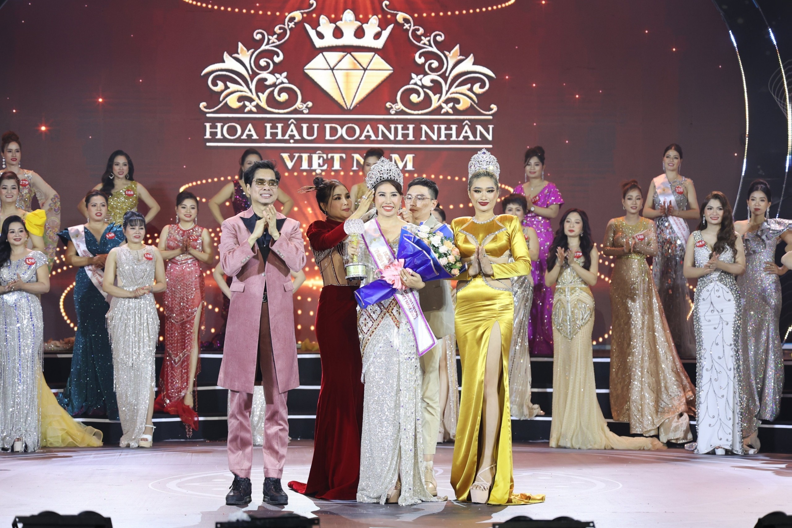 Danh hiệu Hoa hậu thiện nguyện chính thức được trao cho doanh nhân Phạm Thị Minh Phi