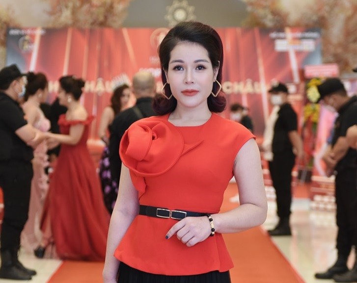 Lại Thị Hạnh - Hiệu trưởng mầm non Hoàng Gia ghi danh Hoa hậu Doanh nhân Châu Á Việt Nam 2022