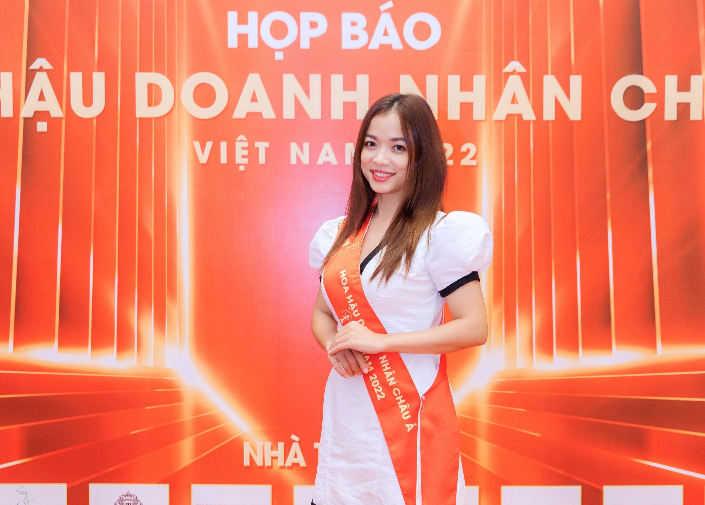 Huấn luyện viên Yoga Phạm Khiếu Kim Hương dự thi Hoa hậu Doanh nhân Châu Á Việt Nam 2022