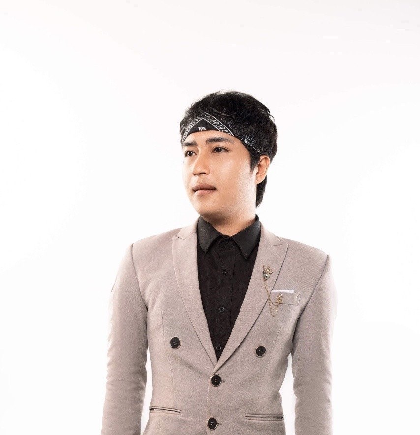 MC Phong Vũ – Câu chuyện từ chàng trai lãng tử  trở thành MC đắt “show” hàng đầu Xứ Thanh