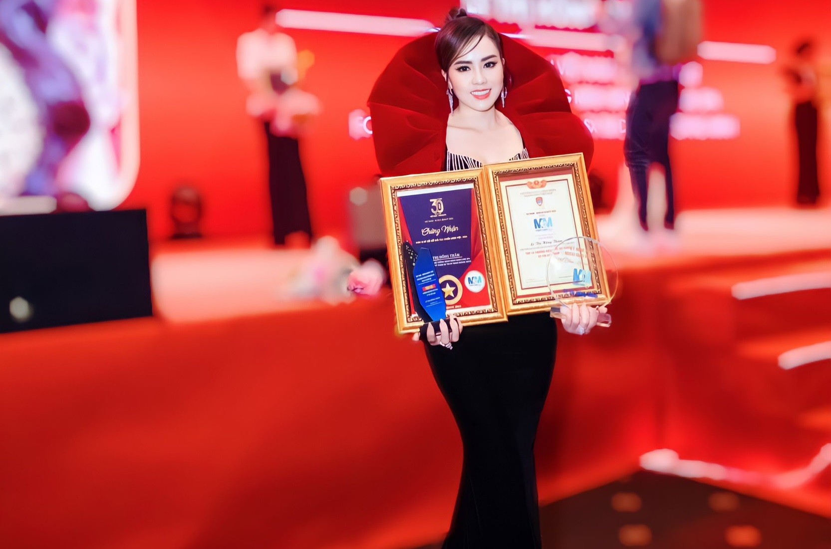 Founder&CEO Hệ thống Minh Minh Mom Care Spa Lê Thị Hồng Thắm lọt Top 10 Thương hiệu Bàn tay vàng uy tín Việt Nam