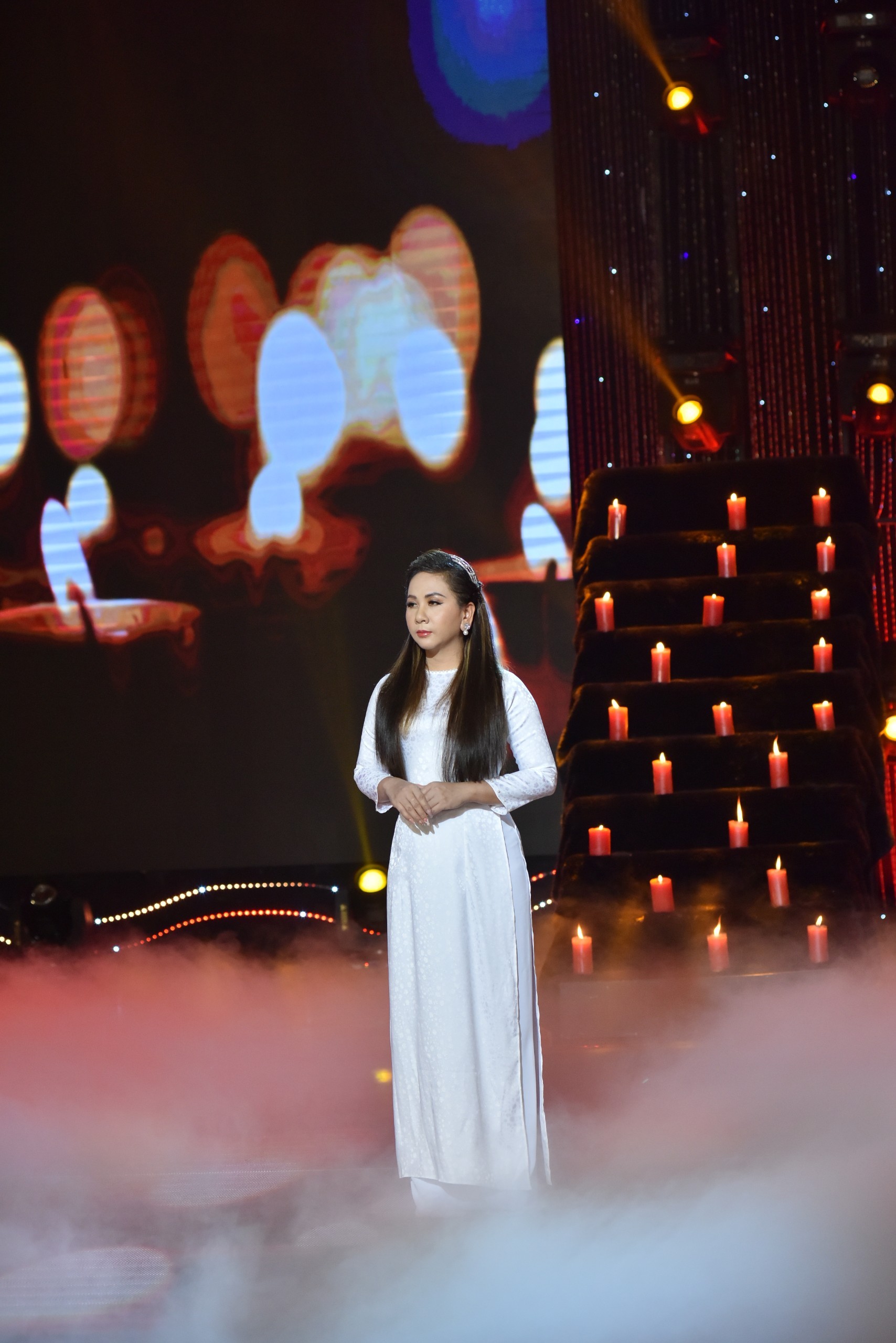 Nàng hậu sở hữu giọng hát đậm chất bolero của showbiz Việt là ai?