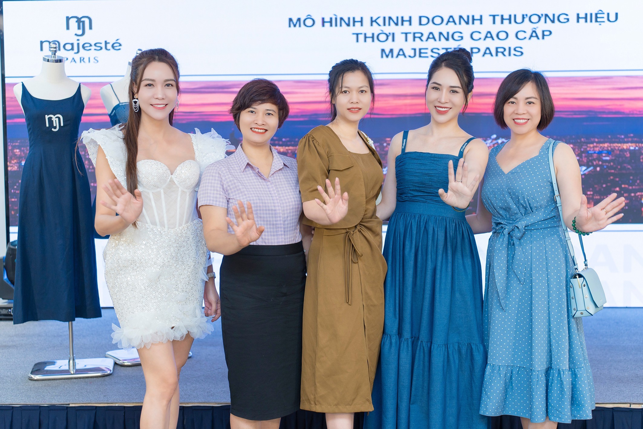 Á hậu Vũ Khánh Hòa ra mắt thương hiệu thời trang mang tên Majesté Paris