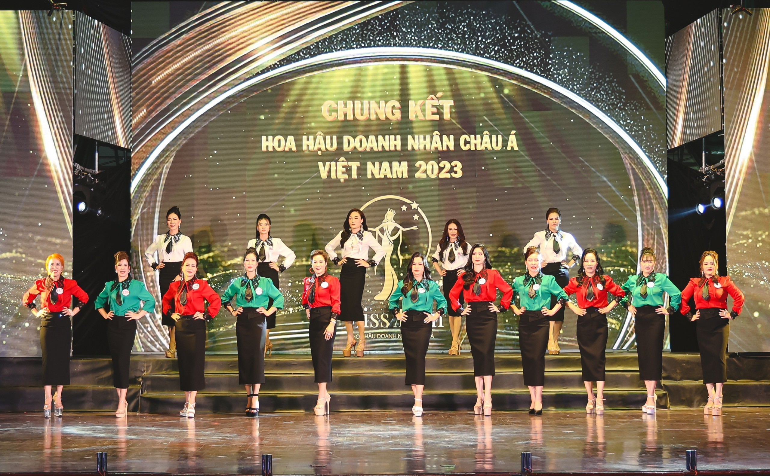 Ngắm nhìn những bộ trang phục thanh lịch của NTK Thân Hoàng Bích Thủy trên sân khấu chung kết Miss Asian 2023