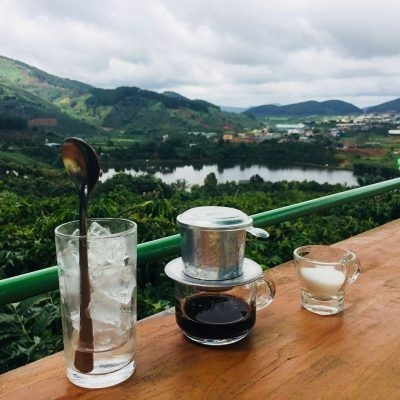 Hương thơm quyến rũ từ cà phê rang mộc pha máy