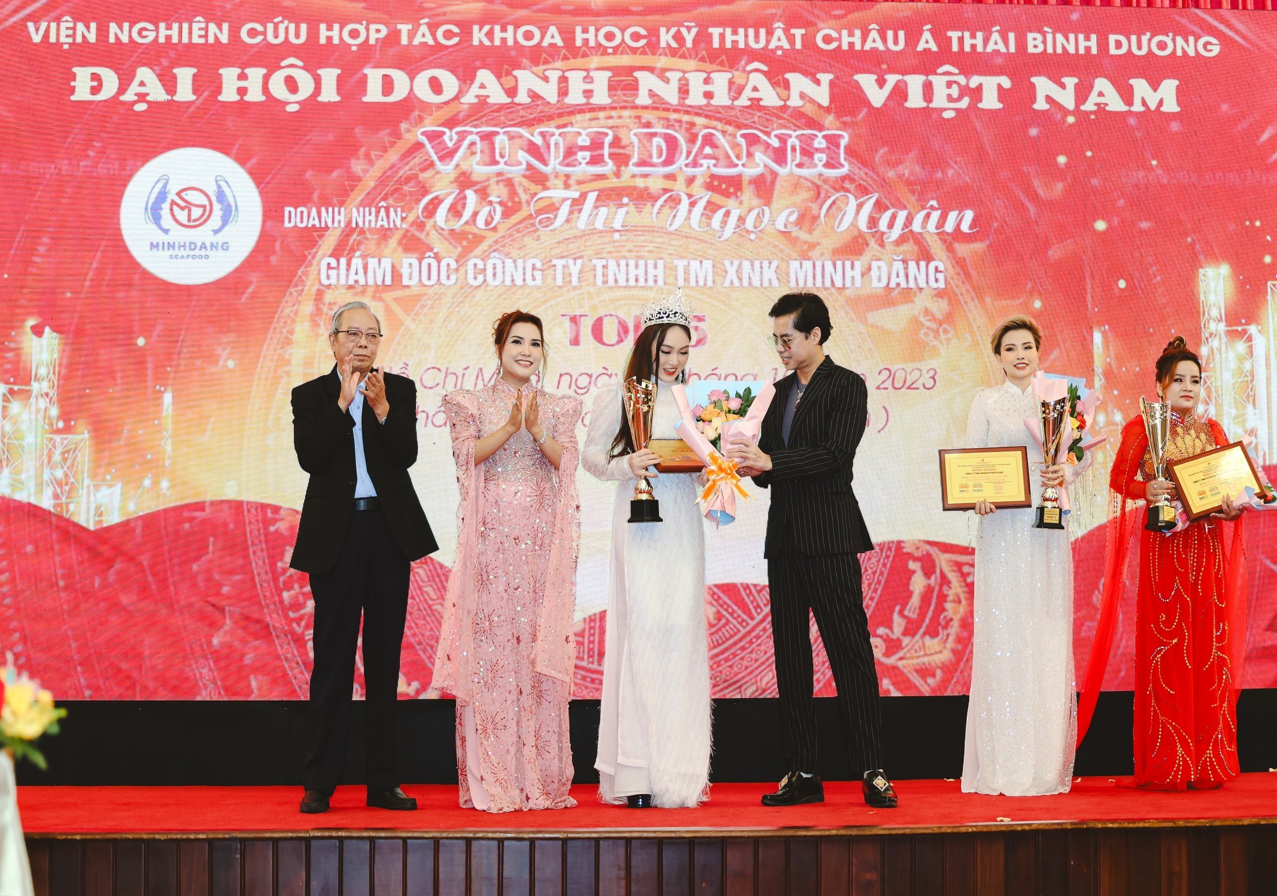 Công ty Minh Đăng lọt Top 5 thương hiệu mạnh tại Đại hội Doanh nhân Việt Nam 2023