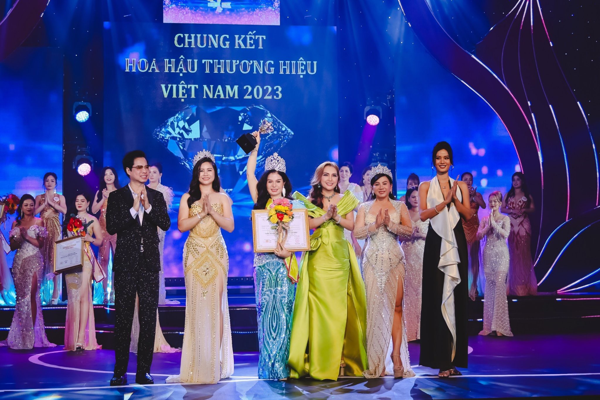 Hoa hậu nhân ái Hoa hậu Thương hiệu Việt Nam 2023 được trao cho doanh nhân Cao Thị Liên