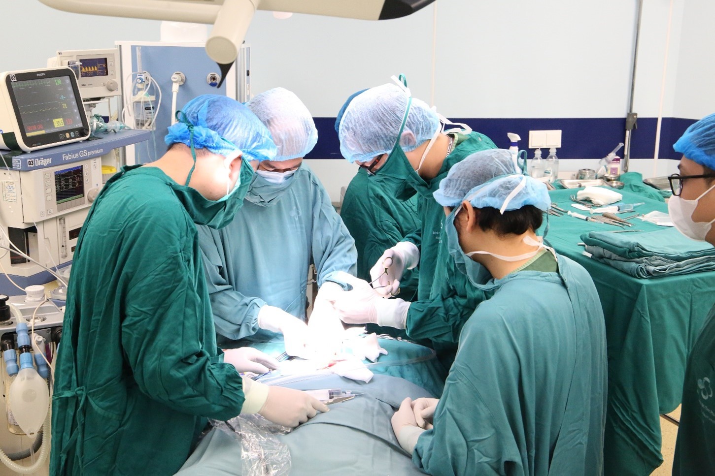 Bệnh viện sản nhi Phú Thọ thành công ca phẫu thuật dẫn lưu não thất - ổ bụng (não úng thuỷ) cho bệnh nhi sơ sinh non tháng