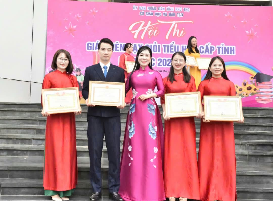 Phú Thọ: Bốn giáo viên trường tiểu học Đinh Tiên Hoàng đoạt thành tích cao tại Hội thi Giáo viên dạy giỏi tiểu học cấp tỉnh