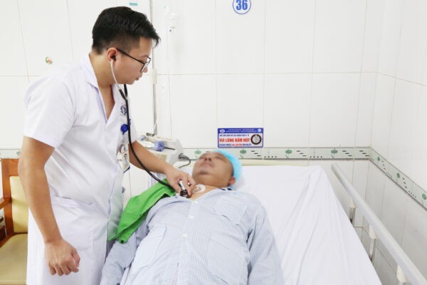Bệnh viện đa khoa tỉnh Phú Thọ: Cứu sống bệnh nhân thoát hiểm bị ngã thang chảy máu não nhờ phương pháp hạ thân nhiệt chỉ huy