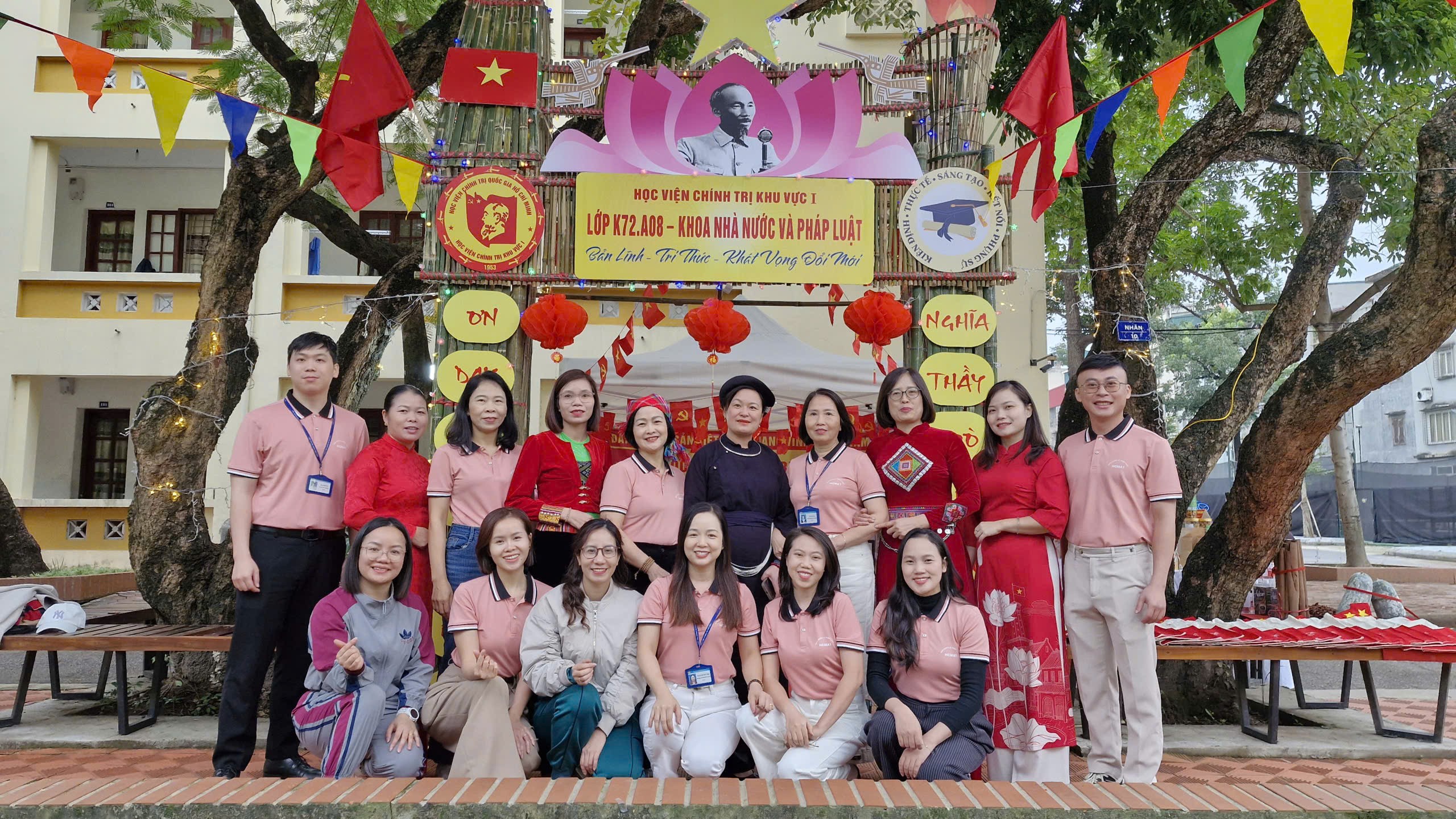 Các lớp K72 Học viện Chính trị Quốc gia Hồ Chí Minh khu vực I hoạt động cắm trại chào mừng Ngày Nhà giáo Việt Nam