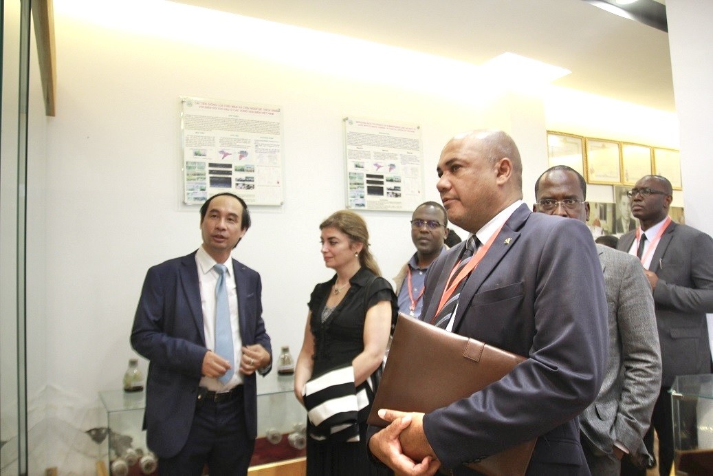 Gia đình đại trí thức có ba đời liên tiếp là nhà khoa học uy tín quốc tế, trọn đời cống hiến