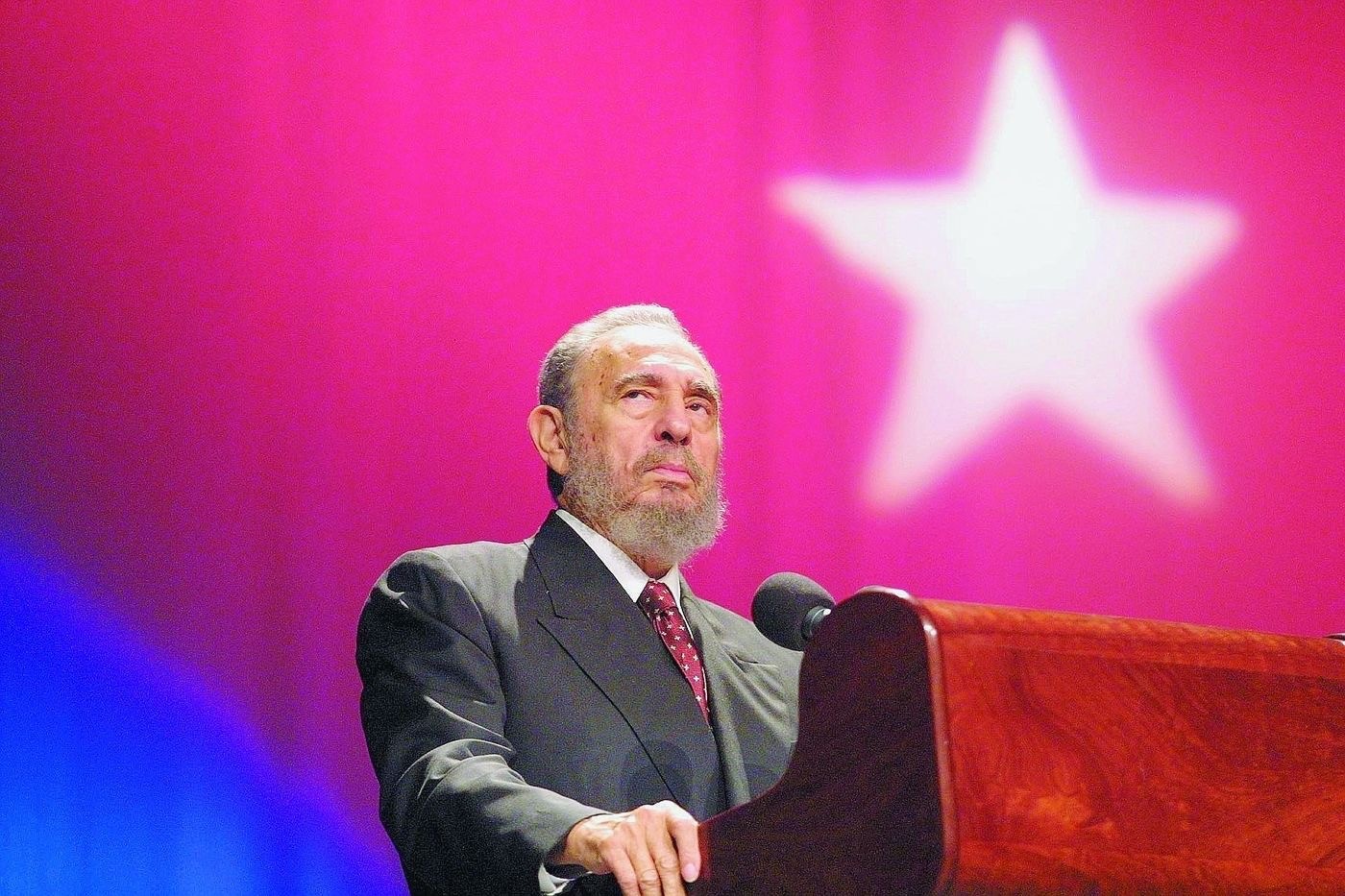 FIDEL CASTRO TRONG TRÁI TIM NGƯỜI VIỆT