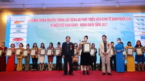 CEO Nguyễn Thị Hiền - CERABE SPA được vinh danh thương hiệu Vì Sức khỏe - Sắc đẹp Việt Nam