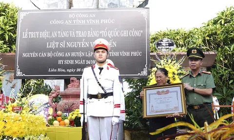 Vĩnh Phúc: Trao Bằng Tổ quốc ghi công Liệt sĩ Nguyễn Văn Hiến