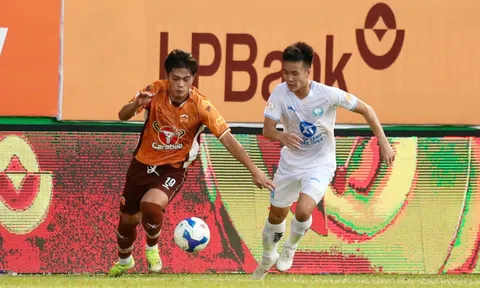 V-League có dấu ấn lịch sử ở vòng 4