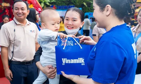 Vinamilk trao tặng hơn 70.000 sản phẩm dinh dưỡng đến hàng nghìn hoàn cảnh khó khăn dịp Tết Ất Tỵ