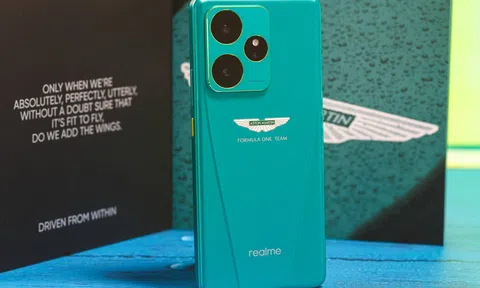 Mở hộp, trên tay Realme GT 7 Dream Edition: Quái vật gaming tầm trung 2025, giấc mơ của người mê tốc độ