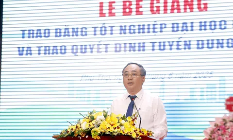 Phú Thọ: Trường Đại học Hùng Vương bế giảng, trao bằng tốt nghiệp Đại học và quyết định tuyển dụng việc làm cho sinh viên