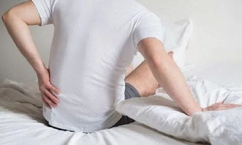 Đau lưng sau khi quan hệ có phải là biểu hiện của thận yếu ?