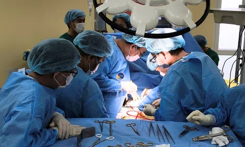 Người phụ nữ suy thận mạn do sử dụng thuốc viêm khớp kéo dài 24 năm