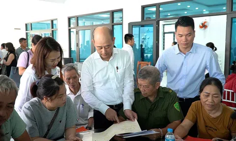 Lào Cai: Phường Yên Bái "Ngày cuối tuần cùng dân và doanh nghiệp" hỗ trợ dân giải quyết các thủ tục hành chính về đất đai