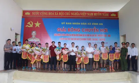 Phú Thọ: Vĩnh An sôi nổi giải bóng chuyền hơi 2025, kỷ niệm đại hội và 20 năm Ngày hội toàn dân bảo vệ an ninh Tổ quốc
