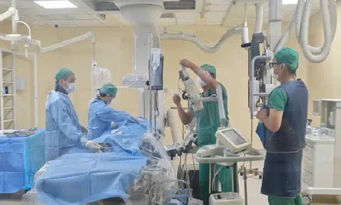 Bệnh nhân nhiều lần xuất huyết tiêu hóa vì xơ gan được cứu sống nhờ kỹ thuật PTO