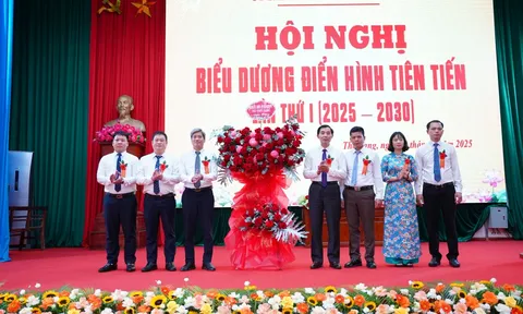 Phú Thọ: Thổ Tang tuyên dương 7 tập thể, 41 cá nhân điển hình tiên tiến
