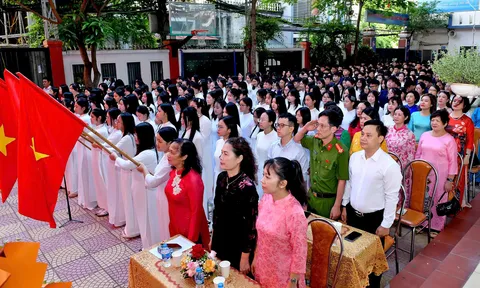 Hà Nội: Trường THPT Lê Văn Thiêm khai giảng năm học mới với nhiều dấu ấn