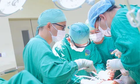 Tây Ninh: Hồi phục sau hai lần gãy xương, người phụ nữ 54 tuổi đi lại bình thường