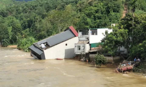 Thủy điện Tuyên Quang đóng thêm cửa xả đáy