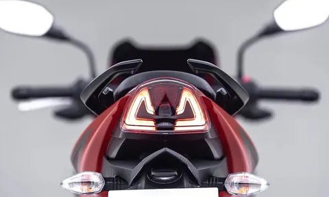 ‘Tân binh côn tay’ 160cc giá 61 triệu đồng trình làng, có ABS như Yamaha Exciter và Honda Winner R