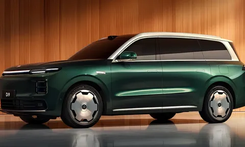 SUV cỡ lớn 724 mã lực thách thức Hyundai Palisade, pin 115 kWh, sạc 15 phút đi 350 km