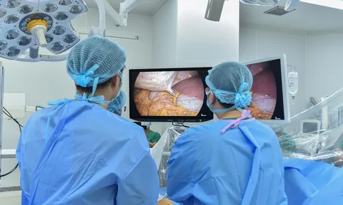 Bệnh viện Quân y 175 làm chủ kỹ thuật nội soi lấy gan và thận hiến sống