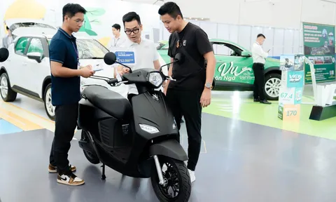 Khách Việt mua VinFast Vero X vì ‘xanh, sạch, tiện lợi, đi 262 km không phải nghĩ’