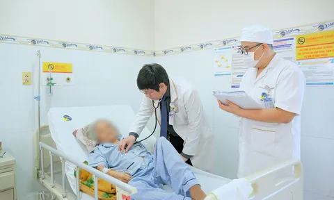 Cụ bà 91 tuổi suýt tử vong vì nhồi máu cơ tim sau khi tự điều trị tại nhà