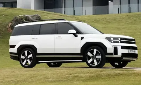 Loạt SUV ‘xả kho’ cuối năm: Giảm hàng trăm triệu, giá chạm đáy chưa từng có tại Việt Nam