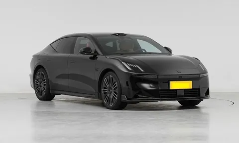 Sedan hybrid 530 mã lực giá 618 triệu:  ‘Chung mâm’ với Toyota Camry, siêu tiết kiệm xăng