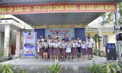 Trao tặng máy lọc sạch – Nâng cao sức khỏe cho học sinh tại điểm trường tiểu học